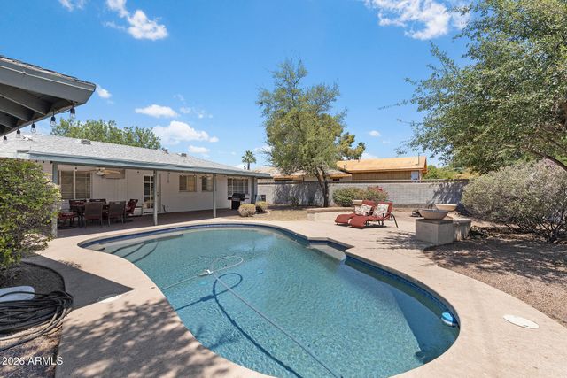317 E GRISWOLD Road, Phoenix, AZ 85020