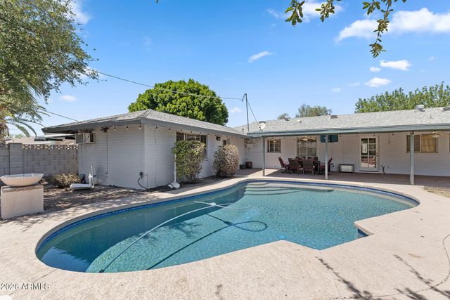 317 E GRISWOLD Road, Phoenix, AZ 85020
