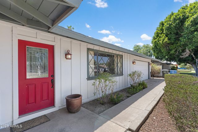 317 E GRISWOLD Road, Phoenix, AZ 85020