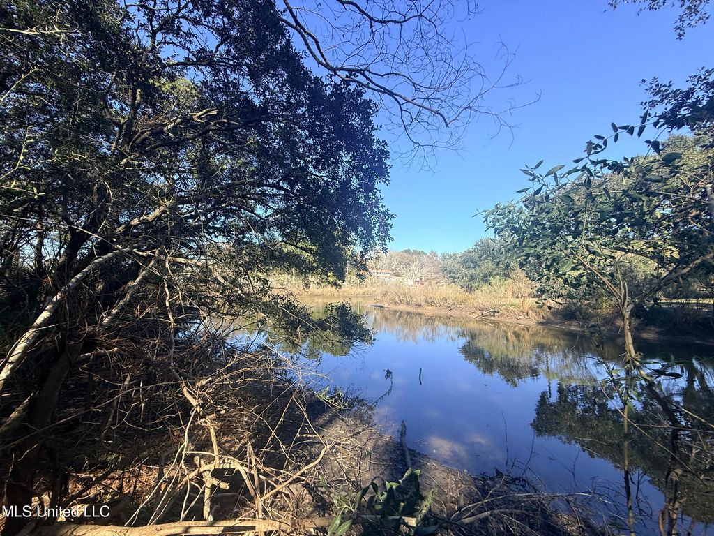 3601 Ling Street, Gautier, MS 39553