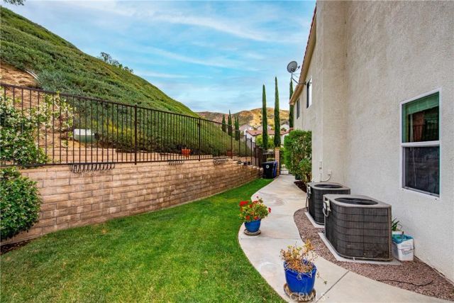 29161 Harmony Way, Saugus, CA 91390