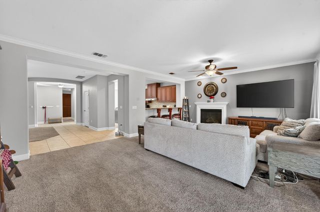 1404 High Noon Dr, Plumas Lake, CA 95961