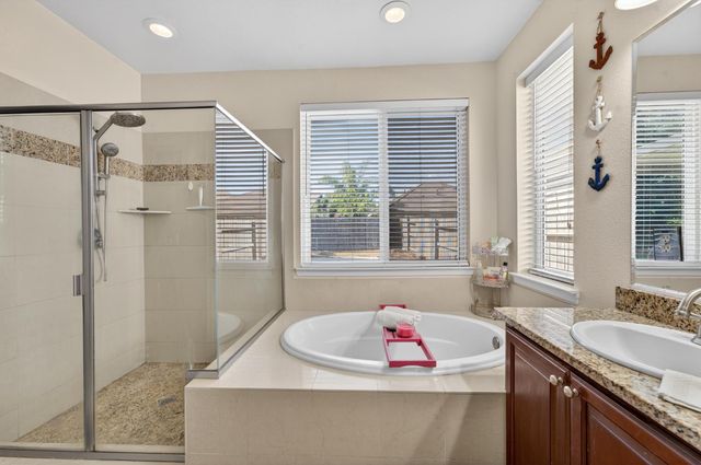 1404 High Noon Dr, Plumas Lake, CA 95961