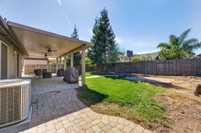 1404 High Noon Dr, Plumas Lake, CA 95961