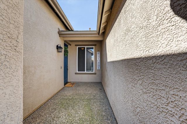 1404 High Noon Dr, Plumas Lake, CA 95961