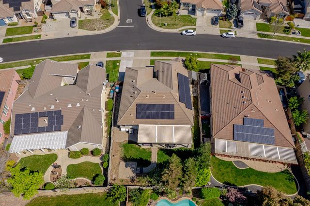 1404 High Noon Dr, Plumas Lake, CA 95961