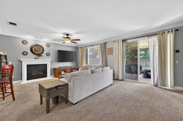 1404 High Noon Dr, Plumas Lake, CA 95961