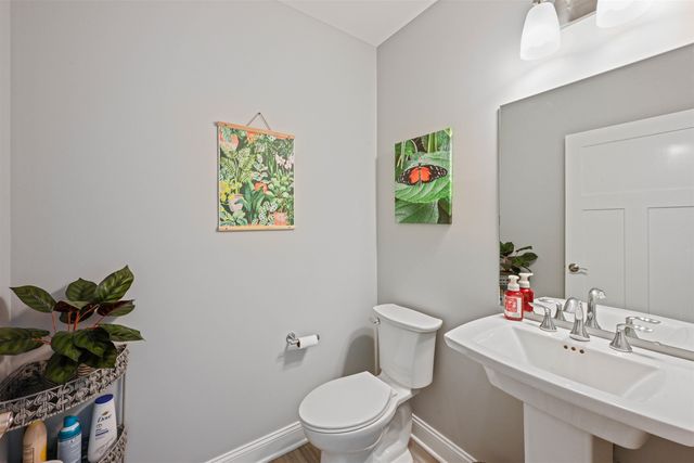 81 Leo Lane, South Burlington, VT 05403