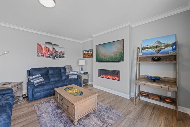 81 Leo Lane, South Burlington, VT 05403