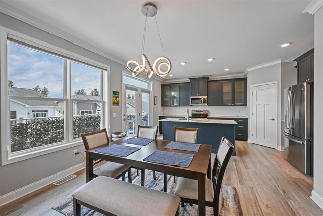 81 Leo Lane, South Burlington, VT 05403