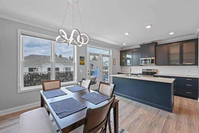 81 Leo Lane, South Burlington, VT 05403