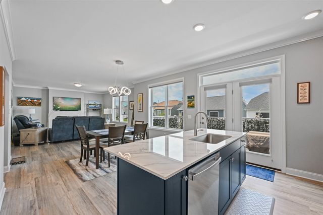 81 Leo Lane, South Burlington, VT 05403