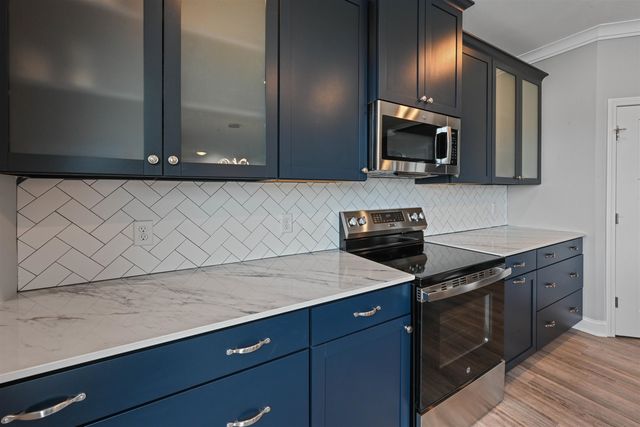 81 Leo Lane, South Burlington, VT 05403