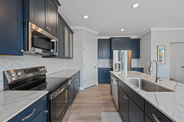 81 Leo Lane, South Burlington, VT 05403