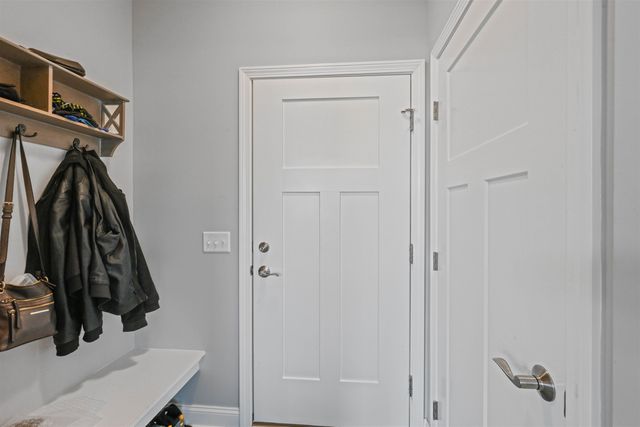 81 Leo Lane, South Burlington, VT 05403
