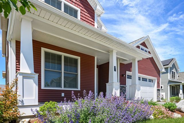 81 Leo Lane, South Burlington, VT 05403