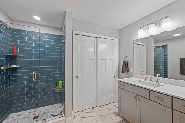 81 Leo Lane, South Burlington, VT 05403
