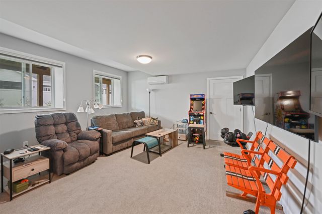 81 Leo Lane, South Burlington, VT 05403