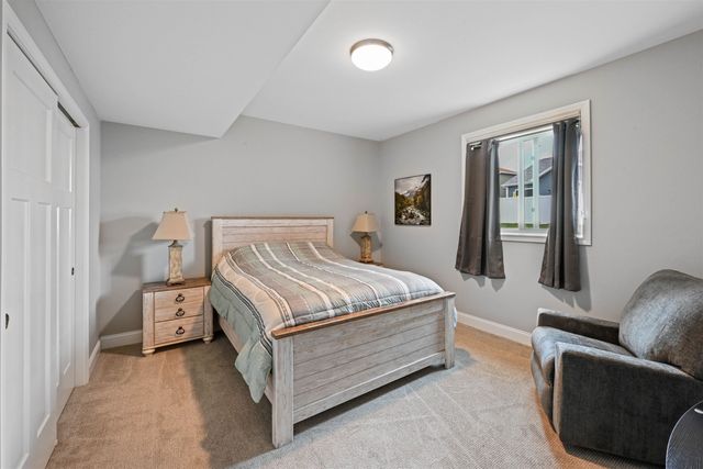 81 Leo Lane, South Burlington, VT 05403