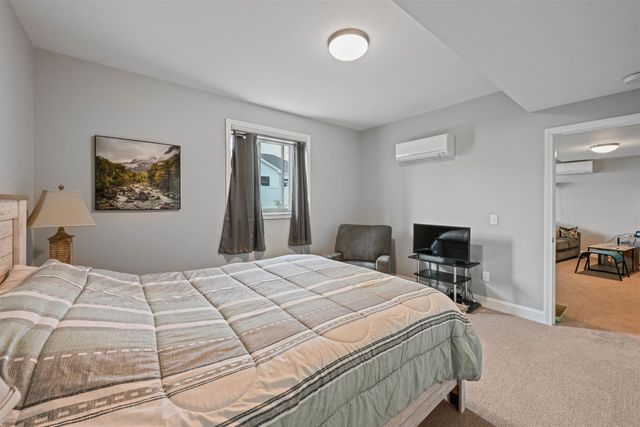 81 Leo Lane, South Burlington, VT 05403