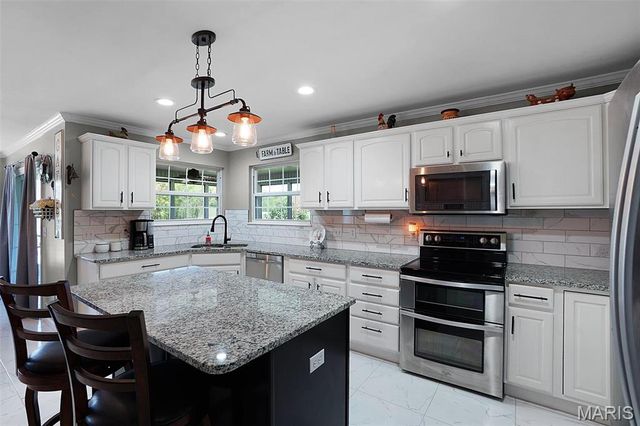 51 Champion Circle, Troy, MO 63379