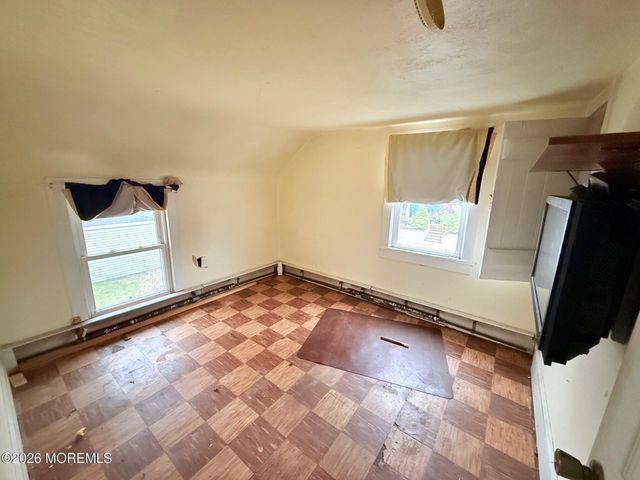 17 Maple Avenue, New Egypt, NJ 08533