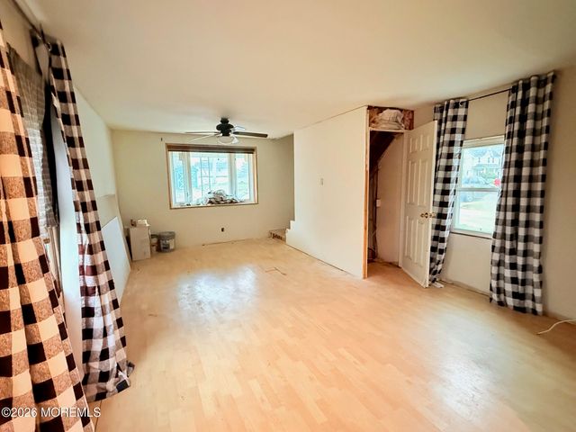 17 Maple Avenue, New Egypt, NJ 08533