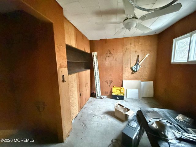 17 Maple Avenue, New Egypt, NJ 08533