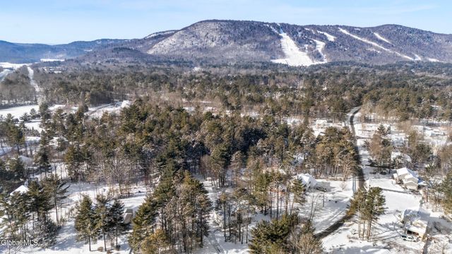 132 Hudson Pointe Boulevard, Queensbury, NY 12804