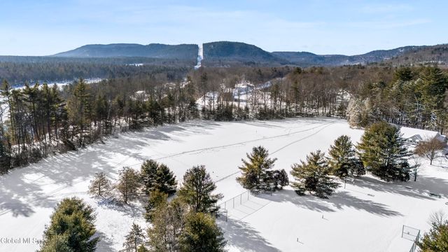 132 Hudson Pointe Boulevard, Queensbury, NY 12804