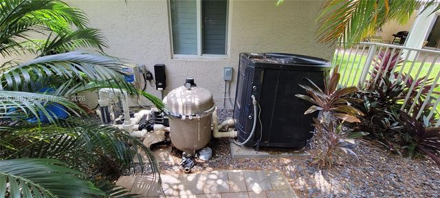 423 NW 48th Ave, Deerfield Beach, FL 33442