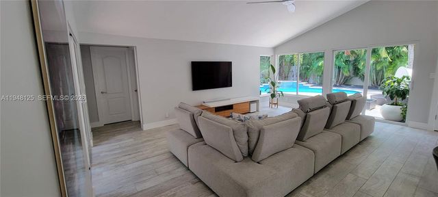 423 NW 48th Ave, Deerfield Beach, FL 33442