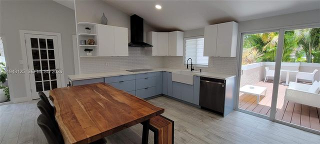 423 NW 48th Ave, Deerfield Beach, FL 33442