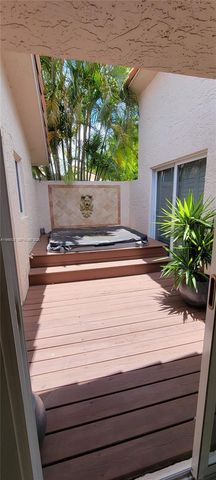 423 NW 48th Ave, Deerfield Beach, FL 33442