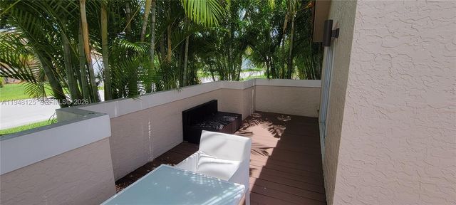 423 NW 48th Ave, Deerfield Beach, FL 33442