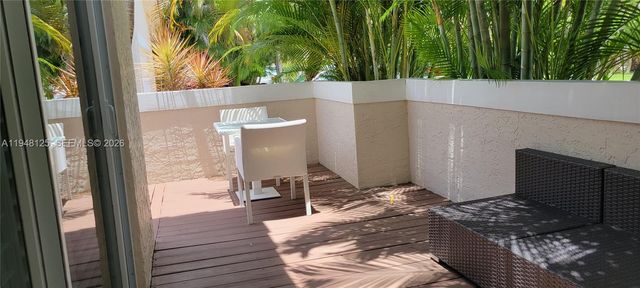 423 NW 48th Ave, Deerfield Beach, FL 33442