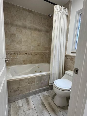 423 NW 48th Ave, Deerfield Beach, FL 33442