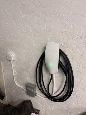 423 NW 48th Ave, Deerfield Beach, FL 33442