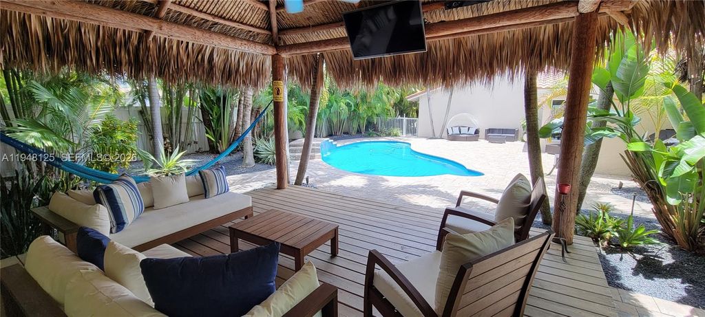 423 NW 48th Ave, Deerfield Beach, FL 33442