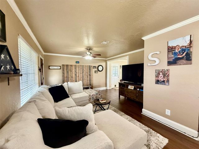 111 Mimosa, Lake Jackson, TX 77566