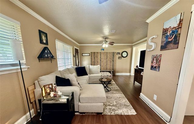 111 Mimosa, Lake Jackson, TX 77566