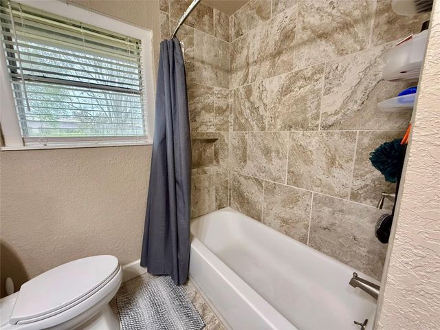 111 Mimosa, Lake Jackson, TX 77566