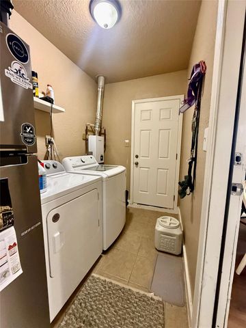 111 Mimosa, Lake Jackson, TX 77566