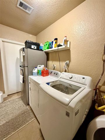 111 Mimosa, Lake Jackson, TX 77566