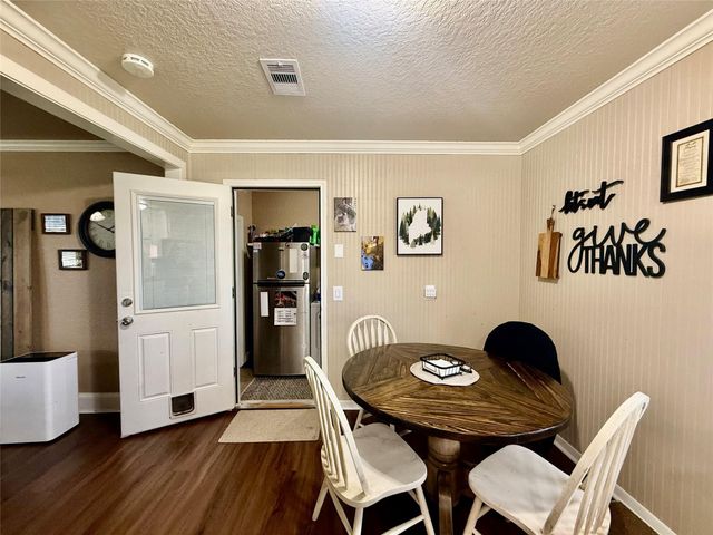 111 Mimosa, Lake Jackson, TX 77566