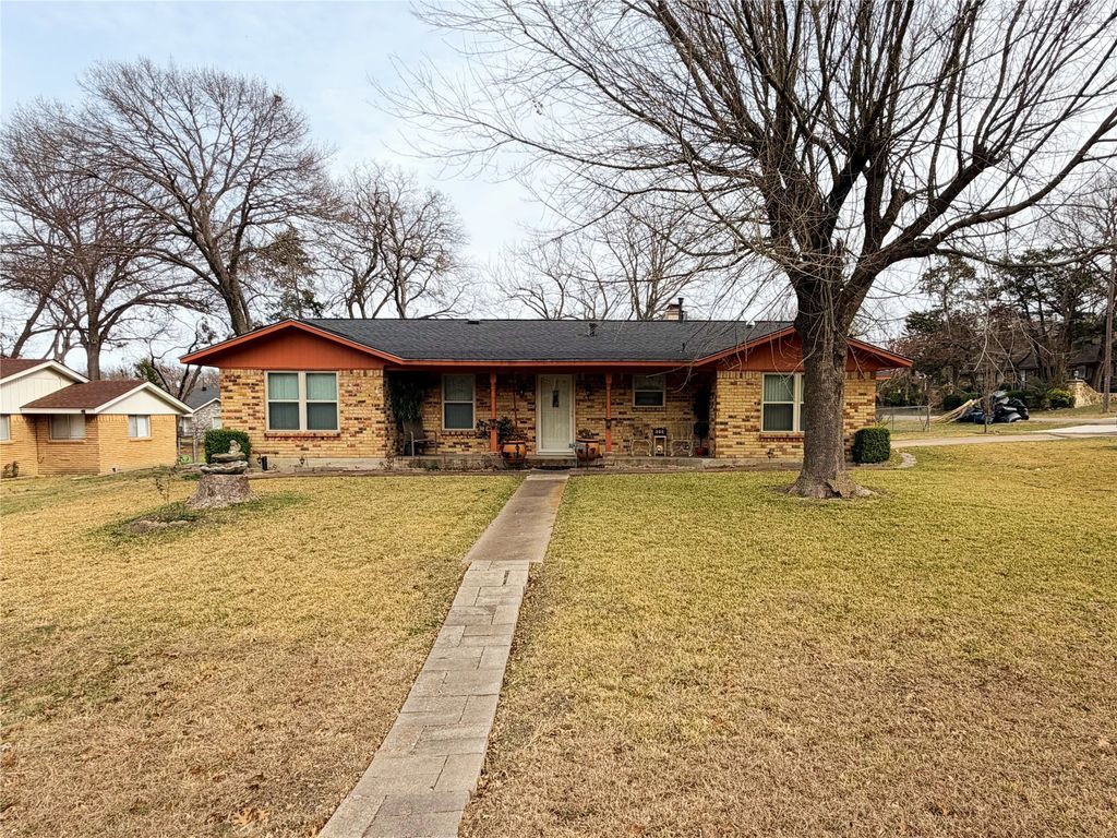 1226 Linkwood Lane, Lancaster, TX 75146