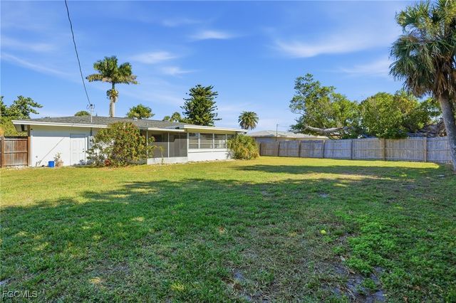 446 El Dorado PKWY E, Cape Coral, FL 33904