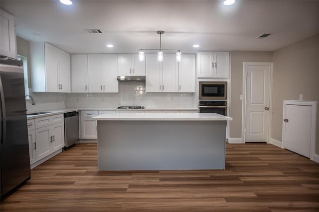 5119 Green Springs Drive, Houston, TX 77066