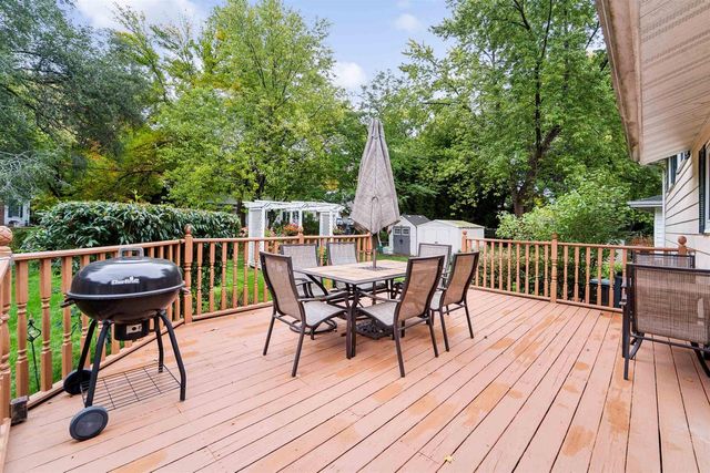 1106 S PARK AVENUE, Neenah, WI 54956