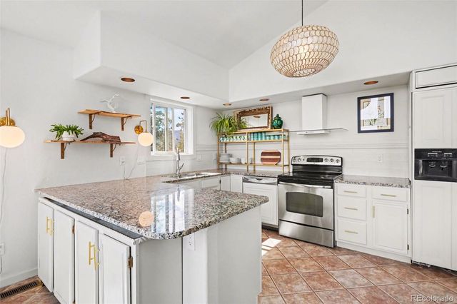 38 Pinon Road, Bailey, CO 80421